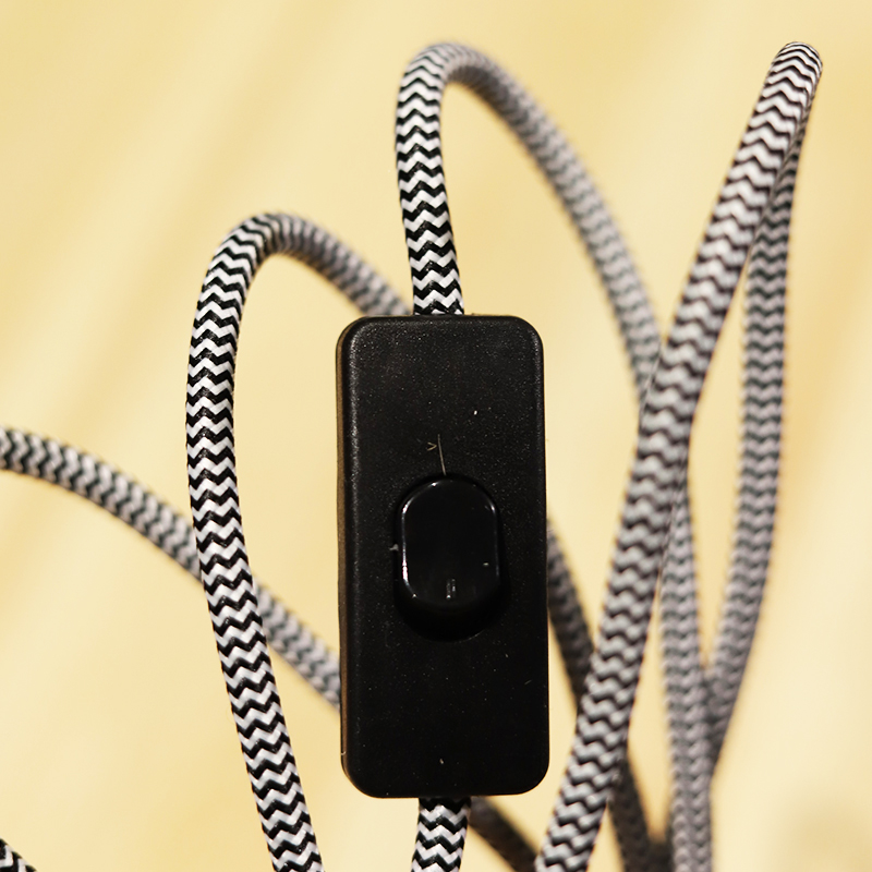 Fil tissé rayé noir et blanc interr noir Fil noir & blanc brillant OWO Créations