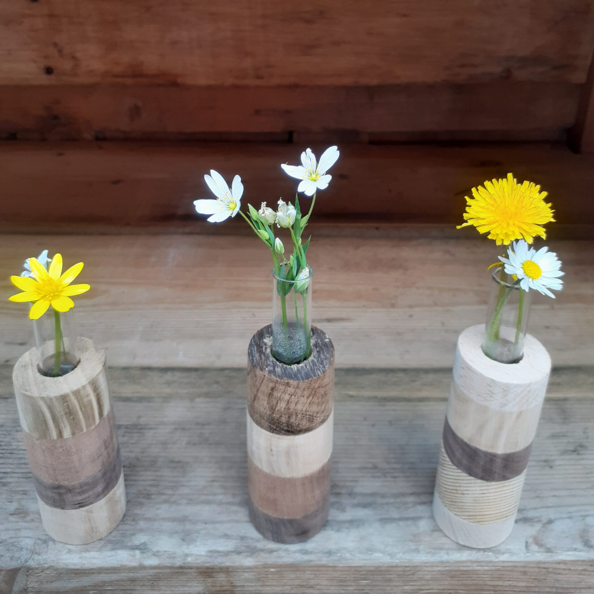 Trio de soliflores en bois local